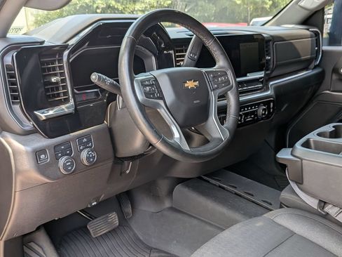 Used 2024 Chevrolet Silverado 2500 LT AWD/4WD image 30