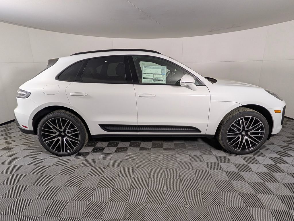 New 2026 Porsche Macan AWD/4WD image 8