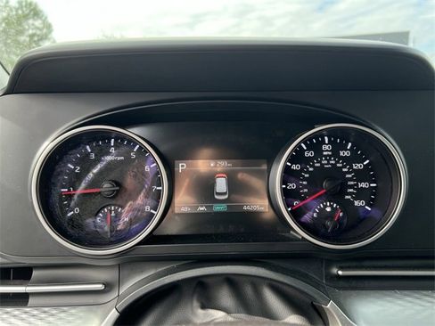 Certified 2024 Kia Carnival LX image 15