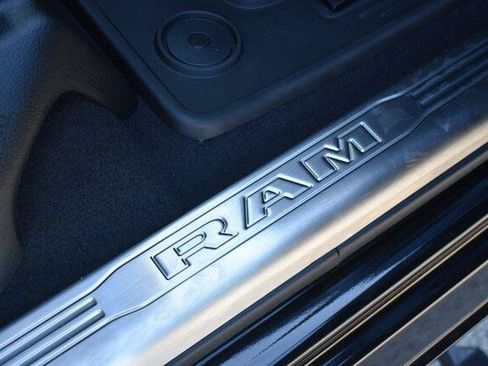 Used 2025 RAM 3500 Limited AWD/4WD image 18