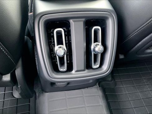 New 2026 Volvo XC40 B5 Ultra w/ Protection Package Premier image 16