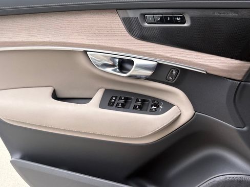 New 2026 Volvo XC90 B6 Ultra w/ Protection Package Premier AWD/4WD image 17