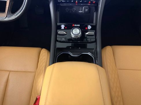 Used 2023 Jeep Grand Cherokee Summit w/ High Altitude Package AWD/4WD image 17