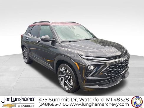 Used 2024 Chevrolet TrailBlazer RS w/ Convenience Package AWD/4WD image 2