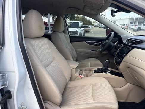 Used 2019 Nissan Rogue SV FWD image 28