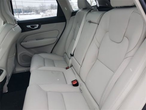 New 2026 Volvo XC60 B5 Ultra w/ Protection Package Premier image 31