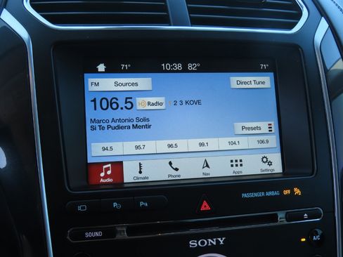 Used 2018 Ford Explorer Platinum AWD/4WD image 32