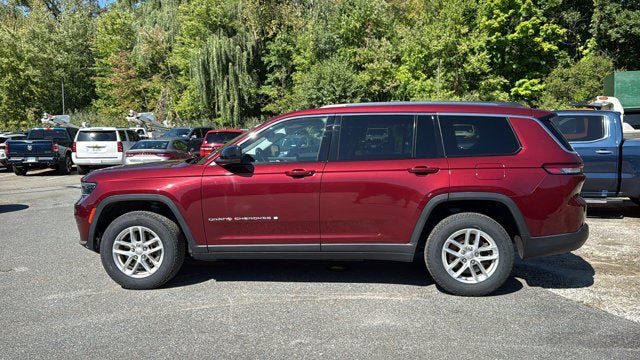 Used 2023 Jeep Grand Cherokee L Laredo AWD/4WD image 4