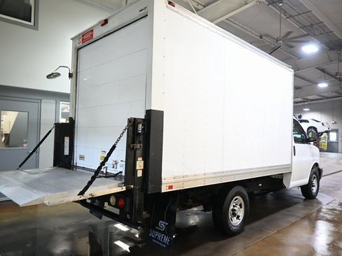 Used 2017 Chevrolet Express 3500 image 11