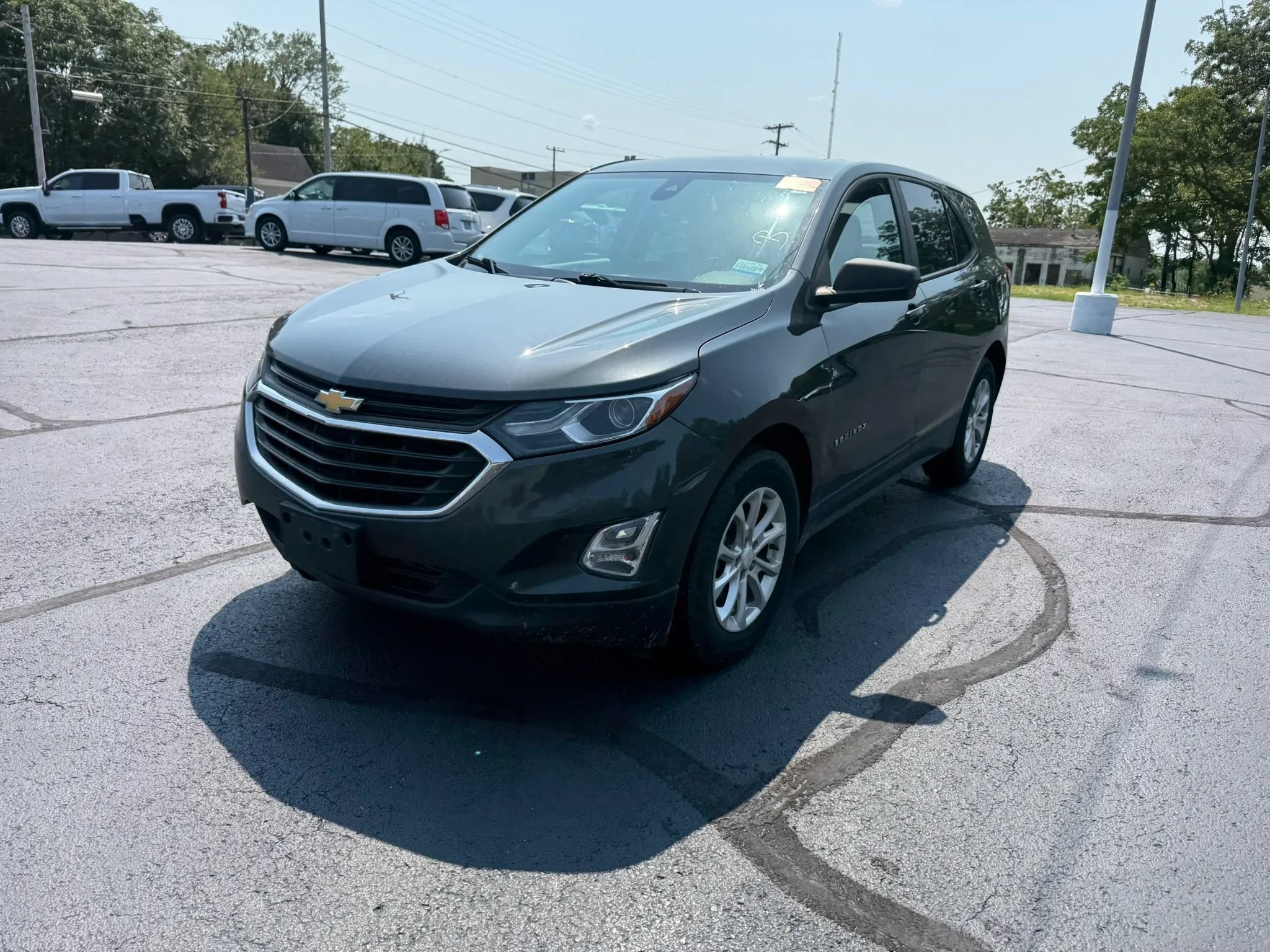 Used 2020 Chevrolet Equinox LS w/ LS Convenience Package FWD image 3