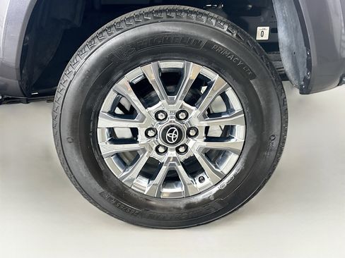 Used 2020 Toyota Tacoma TRD Sport image 11