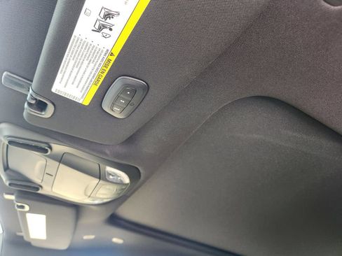 New 2027 Chrysler Pacifica Limited FWD image 18