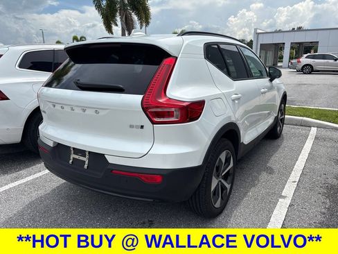 Used 2026 Volvo XC40 B5 Plus AWD/4WD image 3