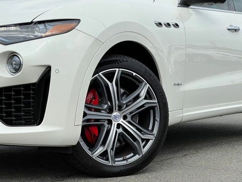 Used 2019 Maserati Levante S GranSport image 2
