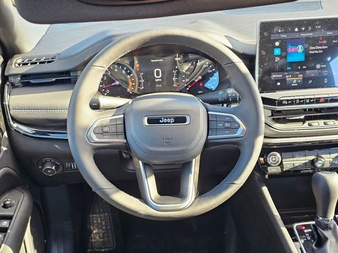 New 2026 Jeep Compass Latitude image 15