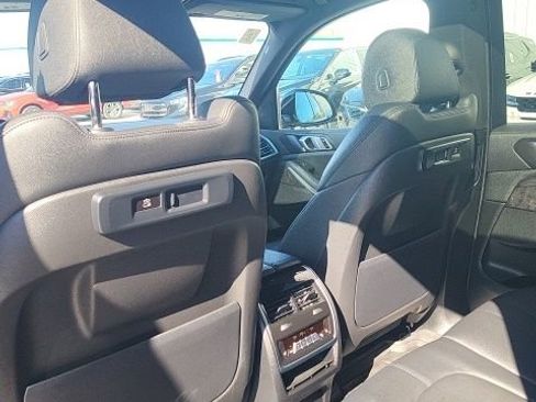 Used 2022 BMW X5 xDrive40i w/ Climate Comfort Package image 15