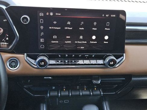 Used 2024 GMC Canyon AT4 image 14