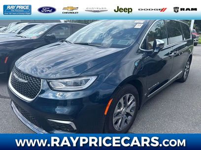 Used 2024 Chrysler Pacifica Pinnacle