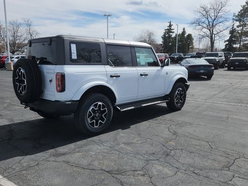 New 2026 Ford Bronco Outer Banks image 16