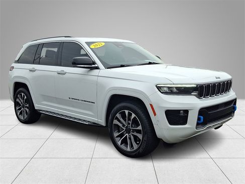 Used 2022 Jeep Grand Cherokee Overland image 3