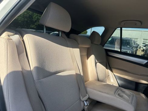 Used 2018 Subaru Outback 2.5i Premium AWD/4WD image 14
