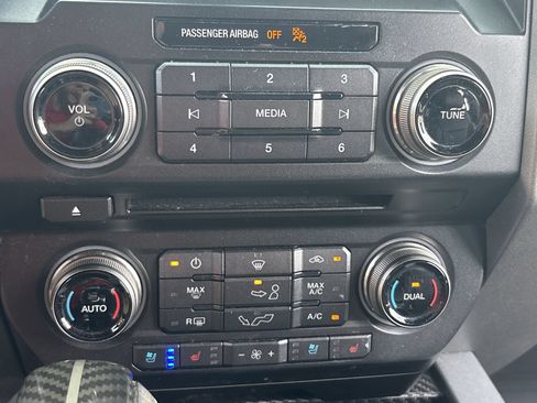 Used 2018 Ford F150 Raptor w/ Equipment Group 802A Luxury AWD/4WD image 6