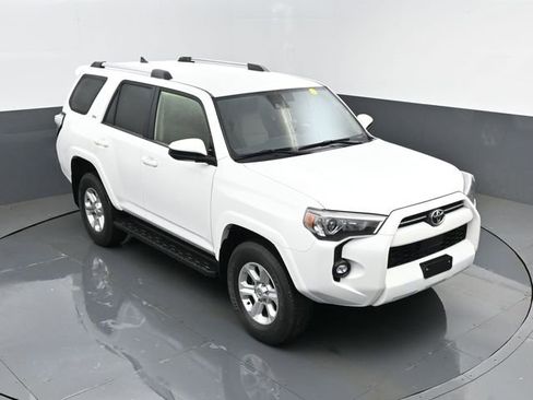 Used 2024 Toyota 4Runner SR5 image 18