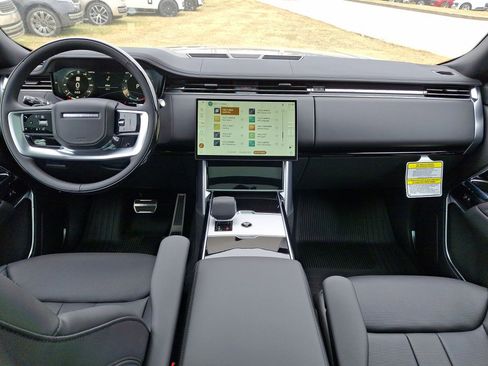 New 2025 Land Rover Range Rover SE image 10