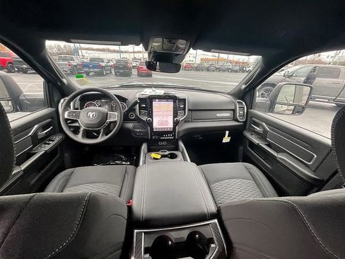New 2026 RAM 2500 Big Horn AWD/4WD image 32