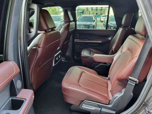 Used 2024 Ford Expedition Limited RWD image 14