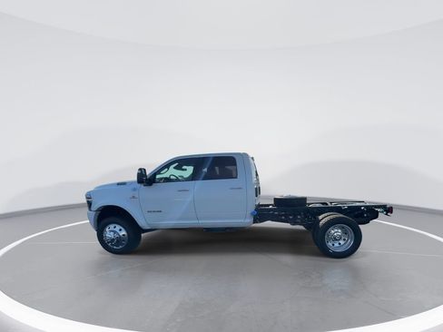 New 2026 RAM 4500 4x4 Crew Cab DRW w/ Laramie Trim Package image 5