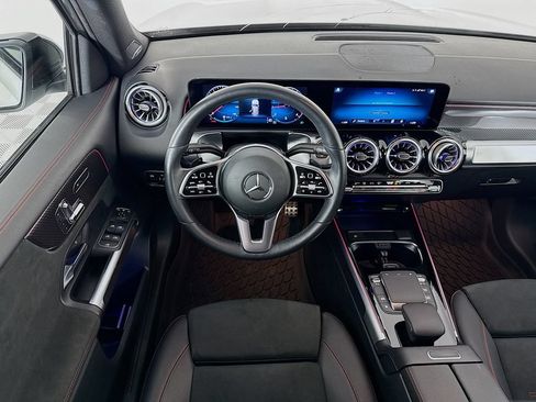 Used 2023 Mercedes-Benz GLB 250 4MATIC image 19