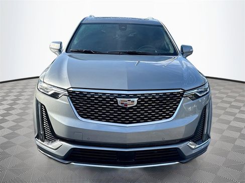 Used 2023 Cadillac XT6 Premium Luxury w/ Technology Package image 2