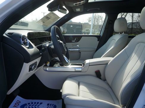 New 2026 Mercedes-Benz GLB 250 image 9