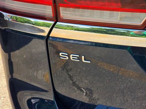 Used 2023 Volkswagen Atlas SEL AWD/4WD image 7