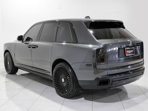 Used 2022 Rolls-Royce Cullinan w/ Cullinan Package AWD/4WD image 10