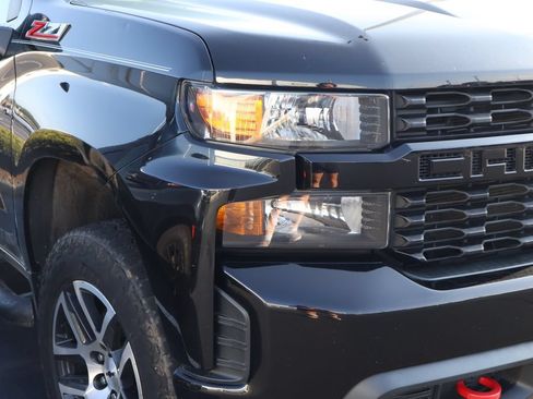 Used 2019 Chevrolet Silverado 1500 Custom Trail Boss w/ Custom Convenience Package AWD/4WD image 4