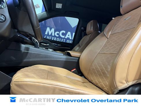 Used 2022 Cadillac Escalade Premium Luxury w/ Performance Package AWD/4WD image 27