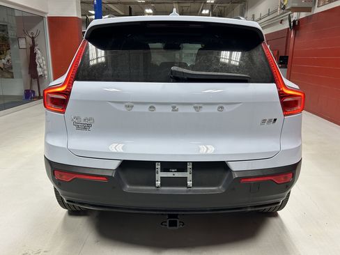 Used 2025 Volvo XC40 B5 Ultra w/ Climate Package image 8