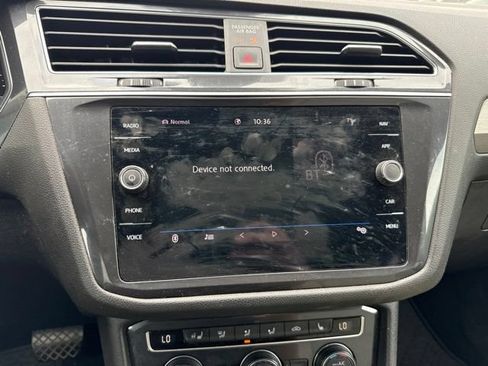 Used 2020 Volkswagen Tiguan SEL AWD/4WD image 10