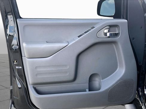Used 2018 Nissan Frontier SV RWD image 22