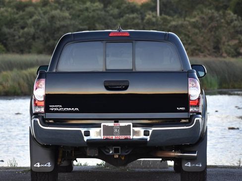 Used 2015 Toyota Tacoma 4x4 Double Cab w/ TRD Off-Road Package image 17