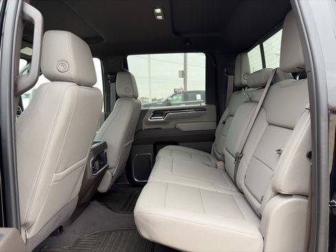 Used 2024 Chevrolet Silverado 2500 LTZ w/ LTZ Convenience Package image 11