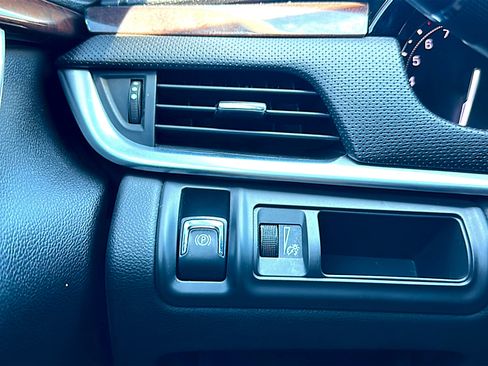 Used 2017 Cadillac XTS Luxury image 36