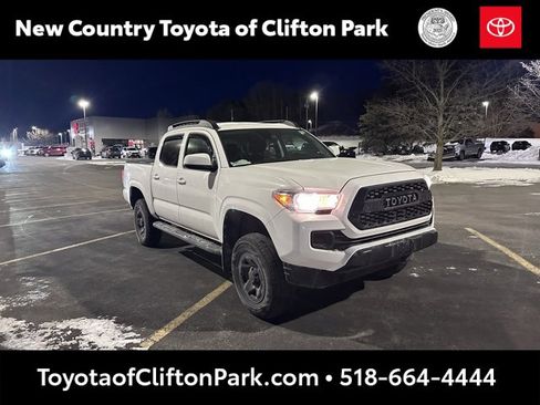 Used 2021 Toyota Tacoma SR image 1