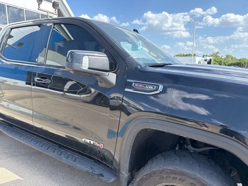 Used 2022 GMC Sierra 1500 AT4 w/ AT4 Premium Package AWD/4WD image 5