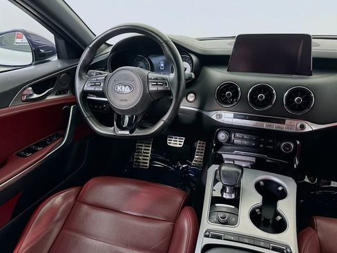 Used 2019 Kia Stinger GT2 image 17