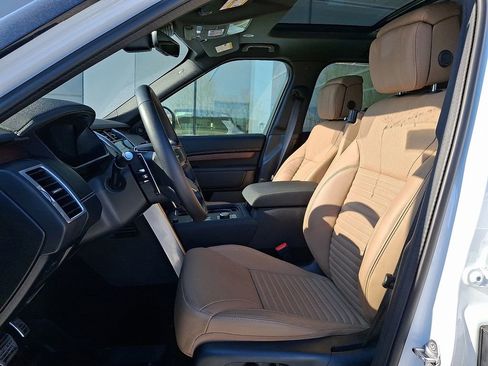 Certified 2025 Land Rover Discovery Dynamic SE AWD/4WD image 12