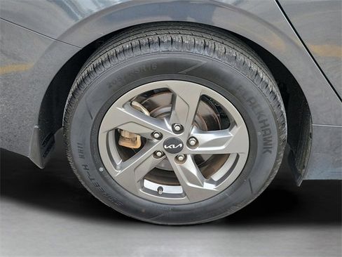 Used 2023 Kia K5 LXS image 5