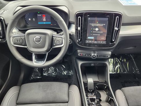 New 2026 Volvo XC40 B5 Ultra w/ Climate Package AWD/4WD image 3